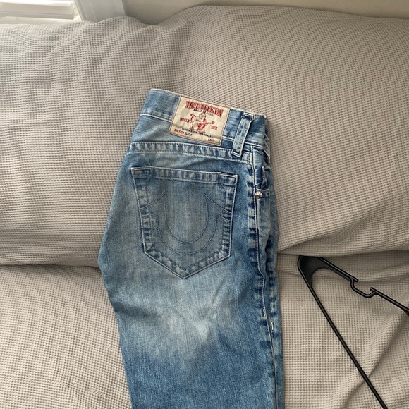 Read. - Picture 1 of 3